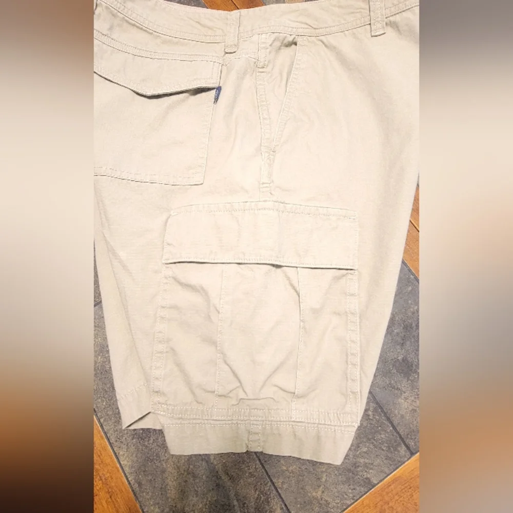 North Face Synkros‎ Cotton Lightweight Cargo Shorts Tan Size 40